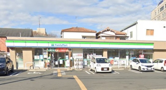 コンビニ　ファミリーマート　南吹田一丁目（コンビニ）まで700m