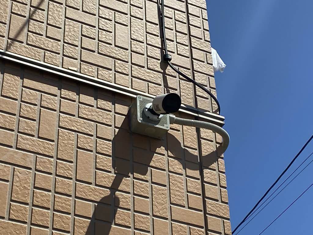 建物外観　防犯カメラ