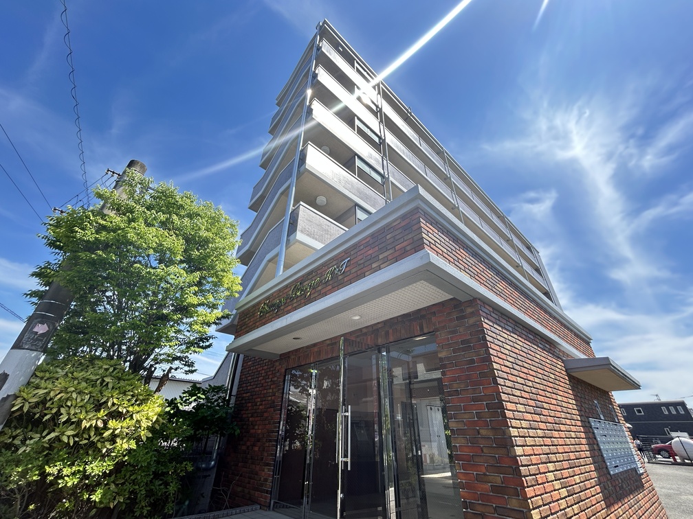 建物外観　東南向きバルコニー日当たり良好