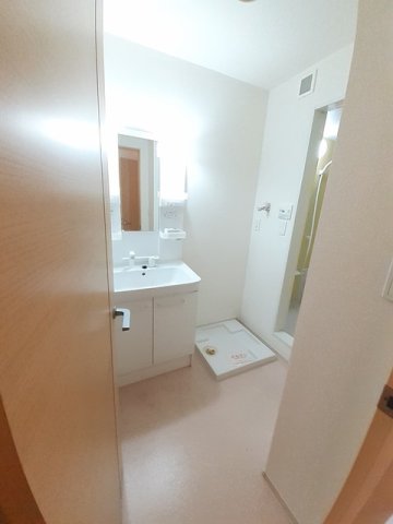 洗面設備　脱衣スペースもあります