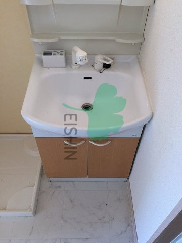 洗面設備　シンプルで使いやすい洗面台です！