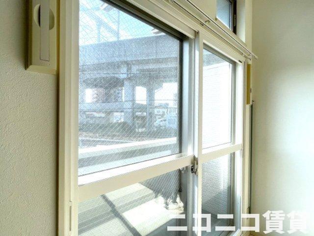 その他設備　二重窓で断熱・防音