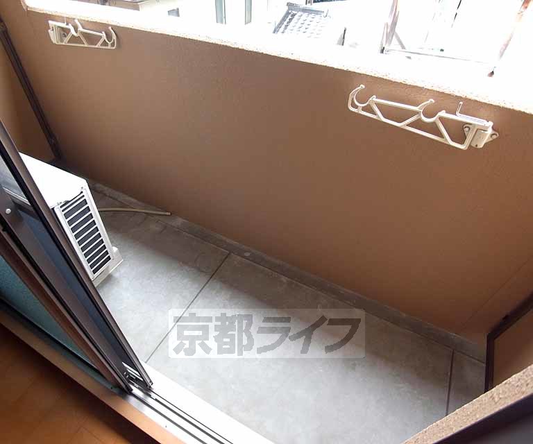 バルコニー　洗濯物も充分干せますね。
