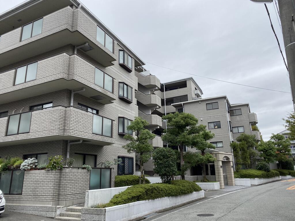 松嶌マンション西緑丘の外観写真