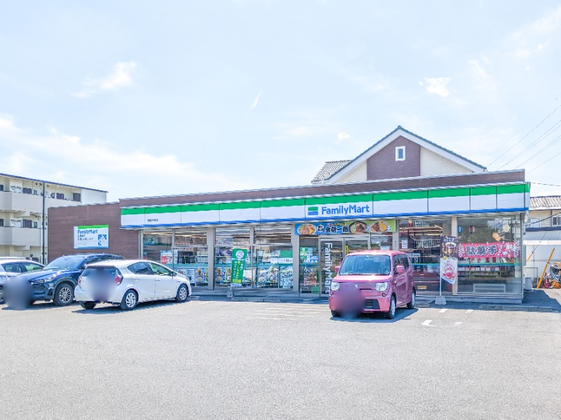 コンビニ　ファミリーマート前橋六供店（コンビニ）まで723m