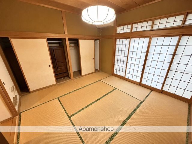 戸倉ビルの居間写真