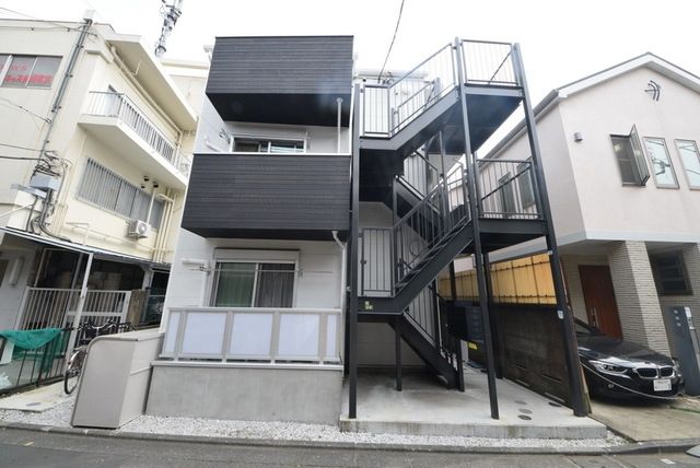 エントランス　★２０１９年築の築浅物件です★