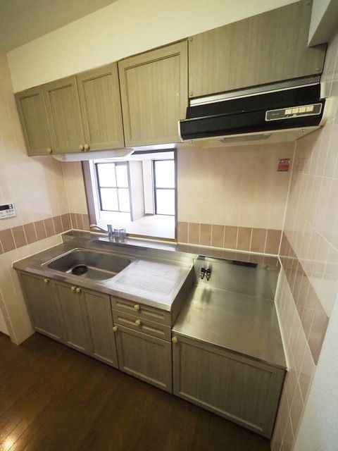 キッチン　同物件別部屋写真
