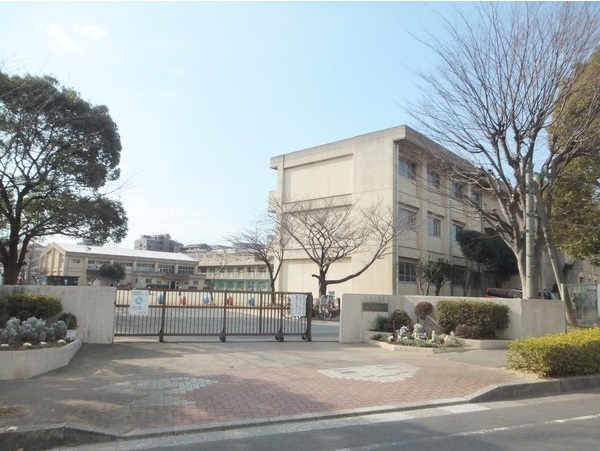 小学校　千葉市立西の谷小学校（小学校）まで400m