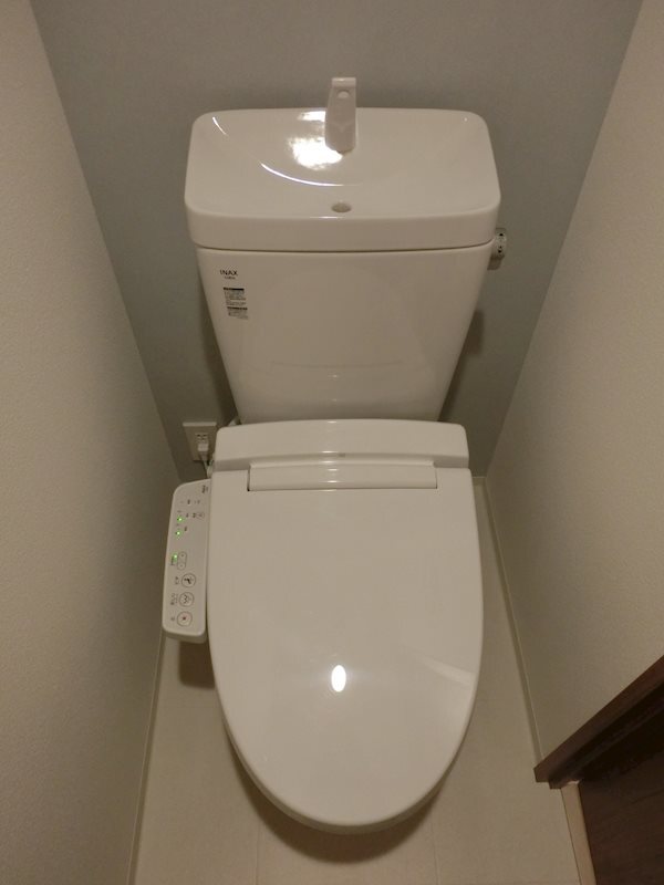トイレ　※別部屋の参考写真です。