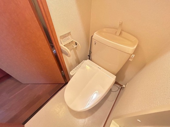 トイレ　※別部屋の写真です