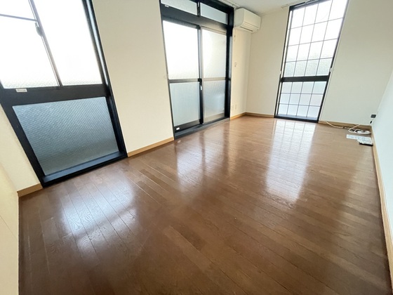 居室・リビング　※別部屋の写真です