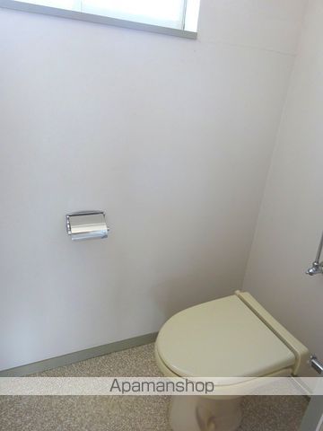 ＪＲ米坂線 南米沢駅 徒歩15分 2階建 築38年のトイレ写真