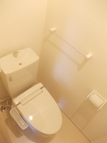 トイレ　清潔感のあるトイレです