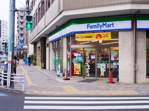 コンビニ　ファミリーマート駒込霜降橋店（コンビニ）まで165m