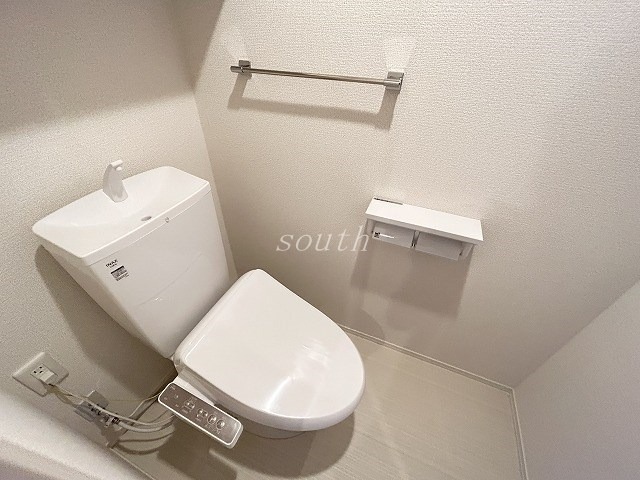 トイレ　ウォシュレット付きのトイレ