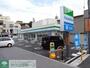 コンビニ　ファミリーマート（コンビニ）まで930m