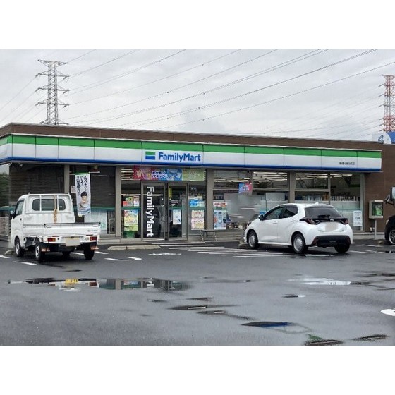 コンビニ　ファミリーマート前橋元総社町店（コンビニ）まで238m