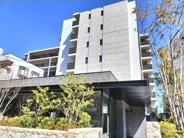 建物外観　オートロック完備