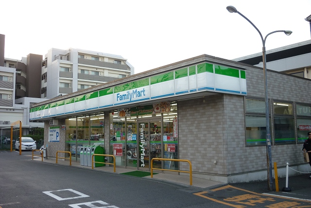 コンビニ　ファミリーマート横浜片倉町店（コンビニ）まで404m