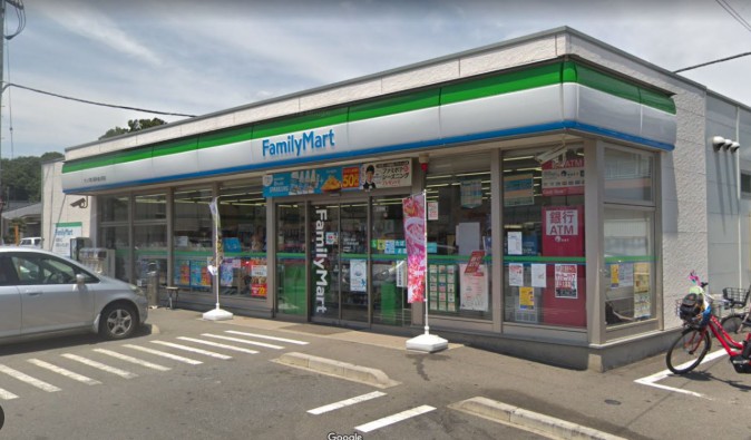 コンビニ　ファミリーマート サンズ東久留米金山町店（コンビニ）まで490m