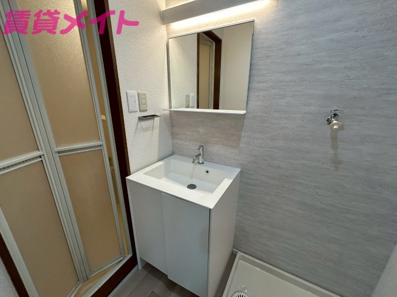 洗面設備　別部屋参考写真です