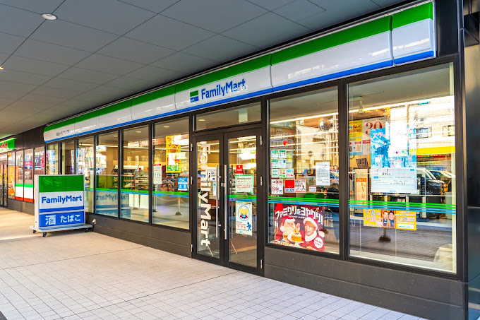 コンビニ　ファミリーマート白石ガーデンプレイス店（コンビニ）まで266m
