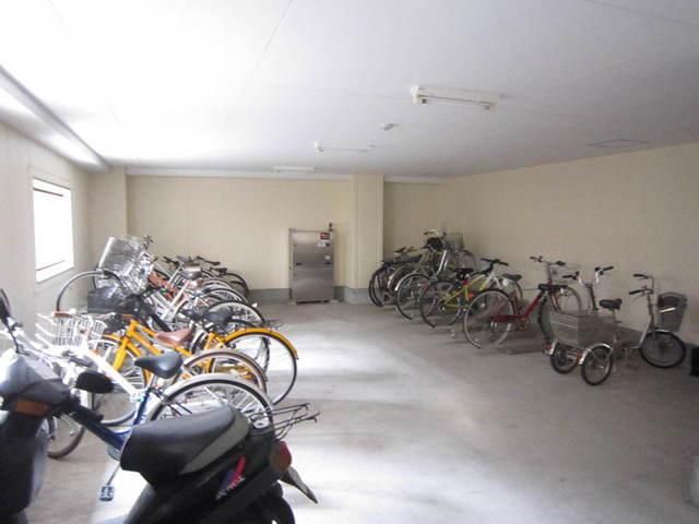 駐車場　自転車・バイク置場