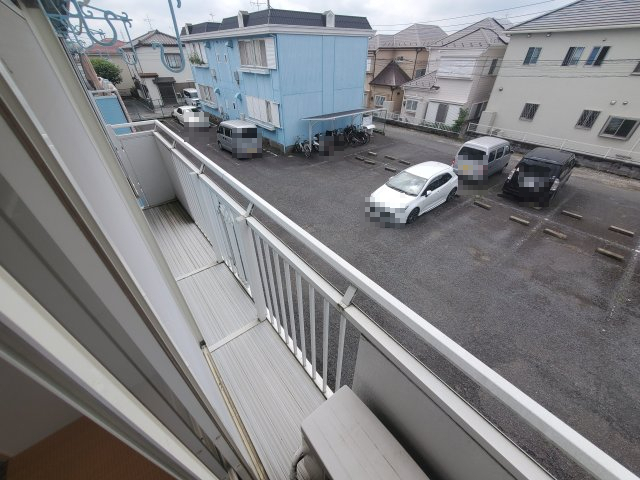 バルコニー　開放的で明るい空間を演出してくれるバルコニーです