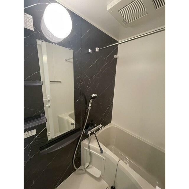 バス・シャワールーム　※写真は別部屋のものです。