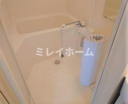 バス・シャワールーム　同建物内、別のお部屋の参考写真になります。