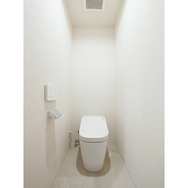 FULL HOUSE GAKUGEI DAIGAKUのトイレ写真