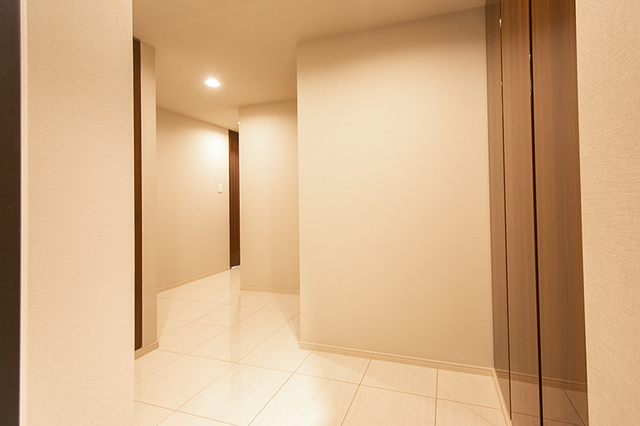 玄関　※写真は同タイプ住戸です。