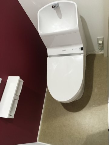 トイレ　温水洗浄便座