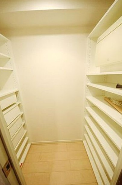 収納　納戸シューズインクローゼット