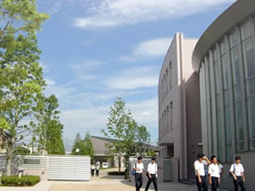 小学校　私立早稲田実業学校初等部（小学校）まで694m