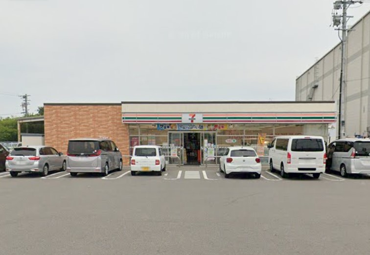 コンビニ　セブンイレブン 北名古屋山之腰店（コンビニ）まで895m