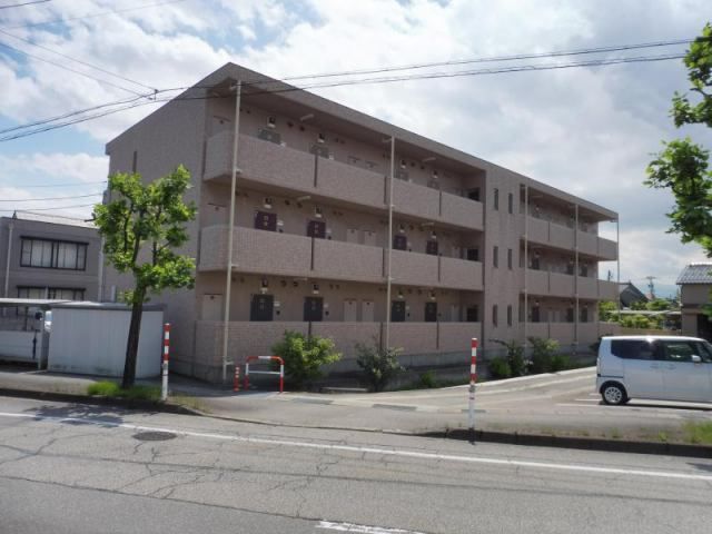 建物外観　落ち着いた雰囲気の外観です