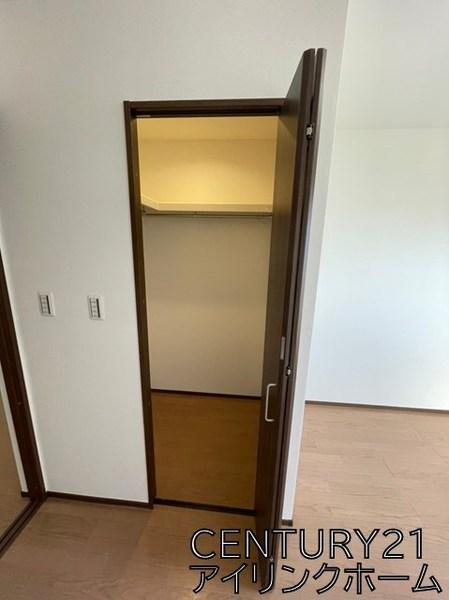 収納　収納力のあるウォークインクローゼット