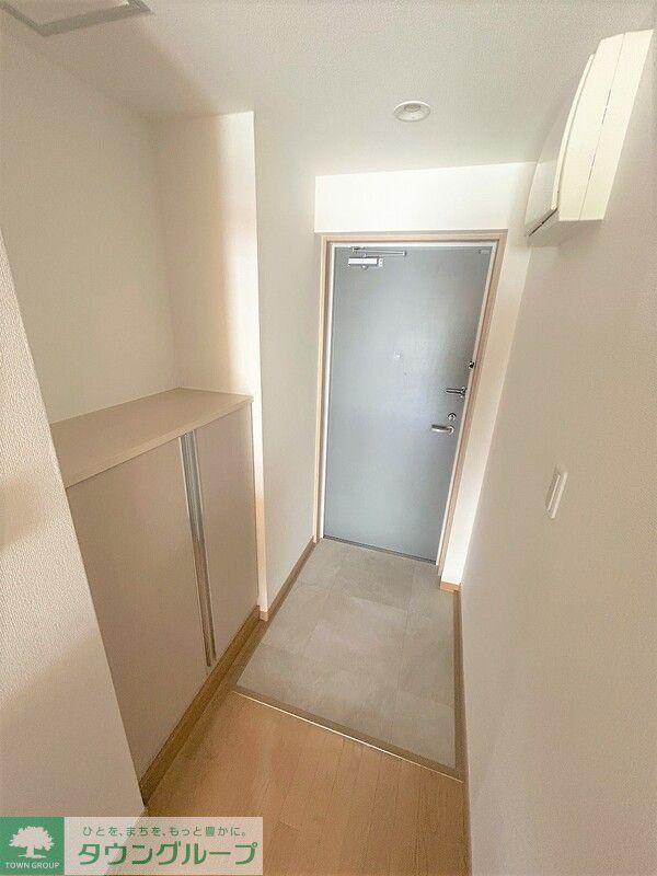 玄関　玄関収納あります