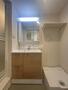 洗面設備　独立洗面台、嬉しい三面鏡でシャワーヘッド付きです♪