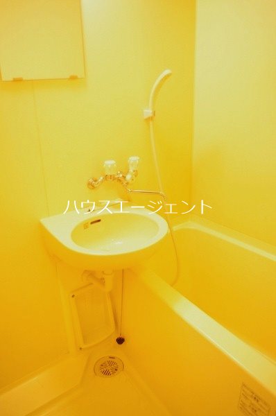 バス・シャワールーム　人気のバストイレ別タイプです※参考画像