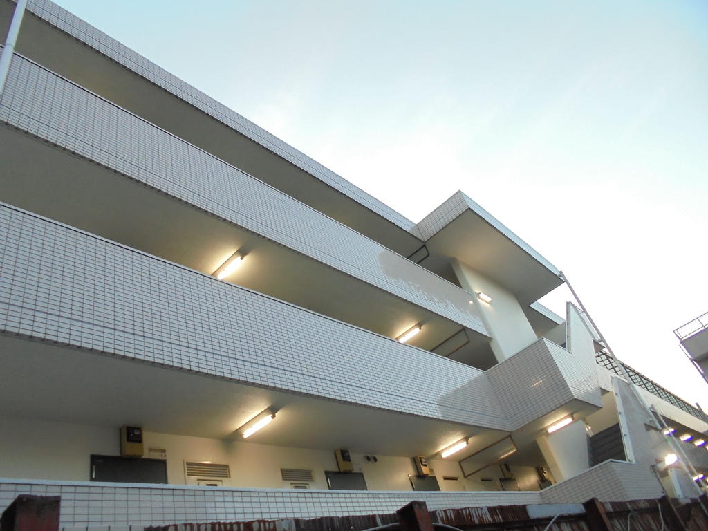 建物外観　閑静な住宅街・鉄筋コンクリート造☆