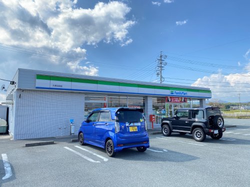 コンビニ　ファミリーマート 久居庄田店（コンビニ）まで2632m