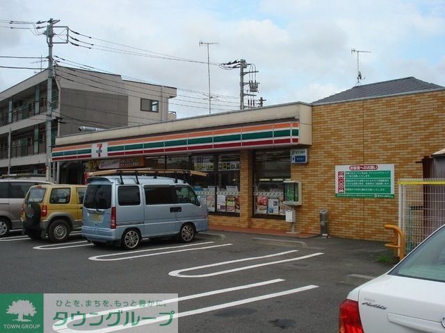 コンビニ　（コンビニ）まで800m