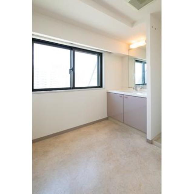 洗面設備　※写真は同タイプ住戸です。
