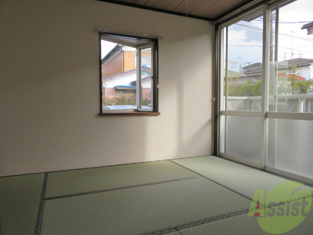 その他部屋・スペース　こちらは和室を撮影しました。寝室にしましょう。