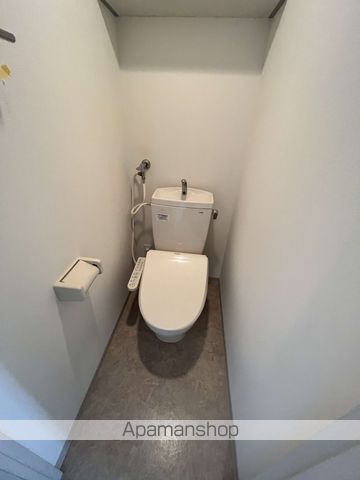 地下鉄東西線 西２８丁目駅 徒歩13分 4階建 築13年のトイレ写真