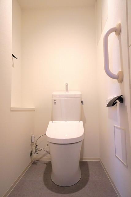 トイレ　※写真は同タイプ住戸です。