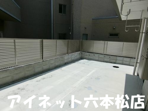 バルコニー　洗濯物はこちらへどうぞ。